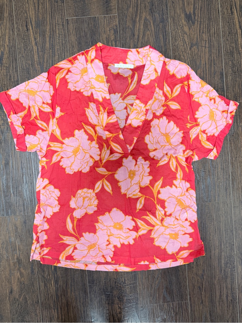 KARLIE RED PINK OVERSIZED FLORAL SHORT ALEEVE V NECK TOP